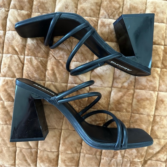 ABOUND OPEN TOE BLOCK HEEL - Picture 2 of 4